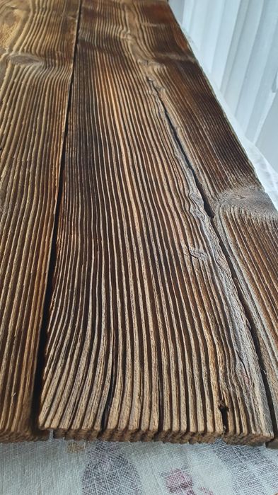 Stare stuletnie deski.