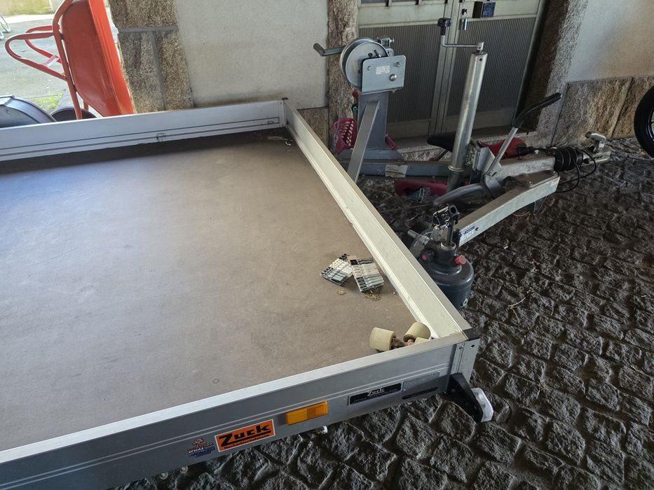 Atrelado basculante 1800kg