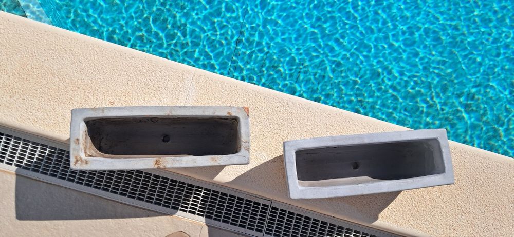 Caixas de flores. Diferentes tipos . Para pendurar ou pôr no chão.