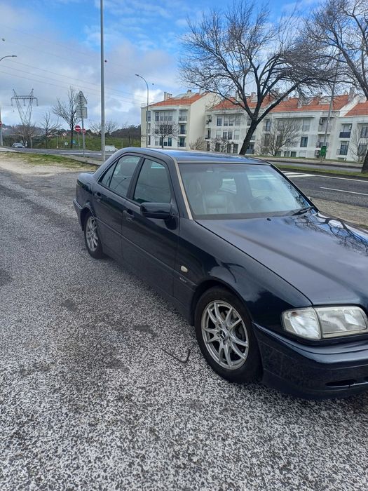 Para venda mercedes c 220