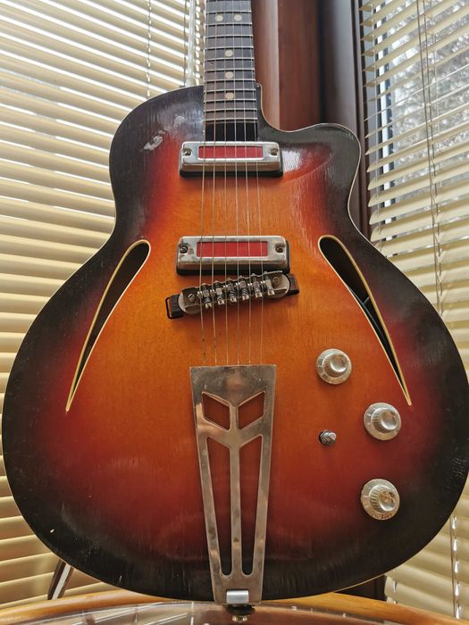 Gitara  elektryczna'82