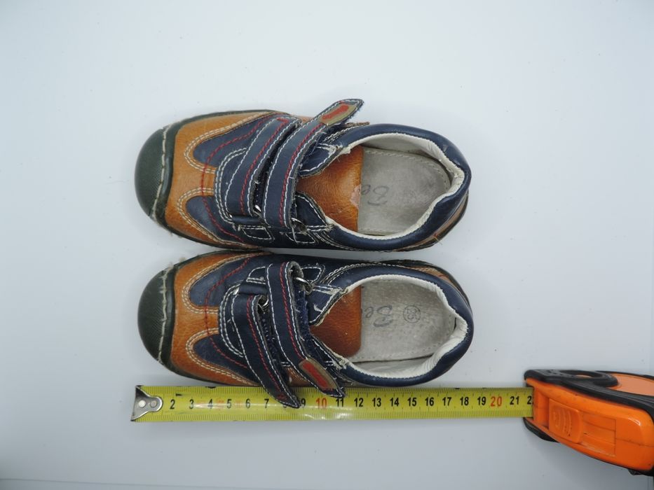 Buty dla chłopca. Rozmiar 25