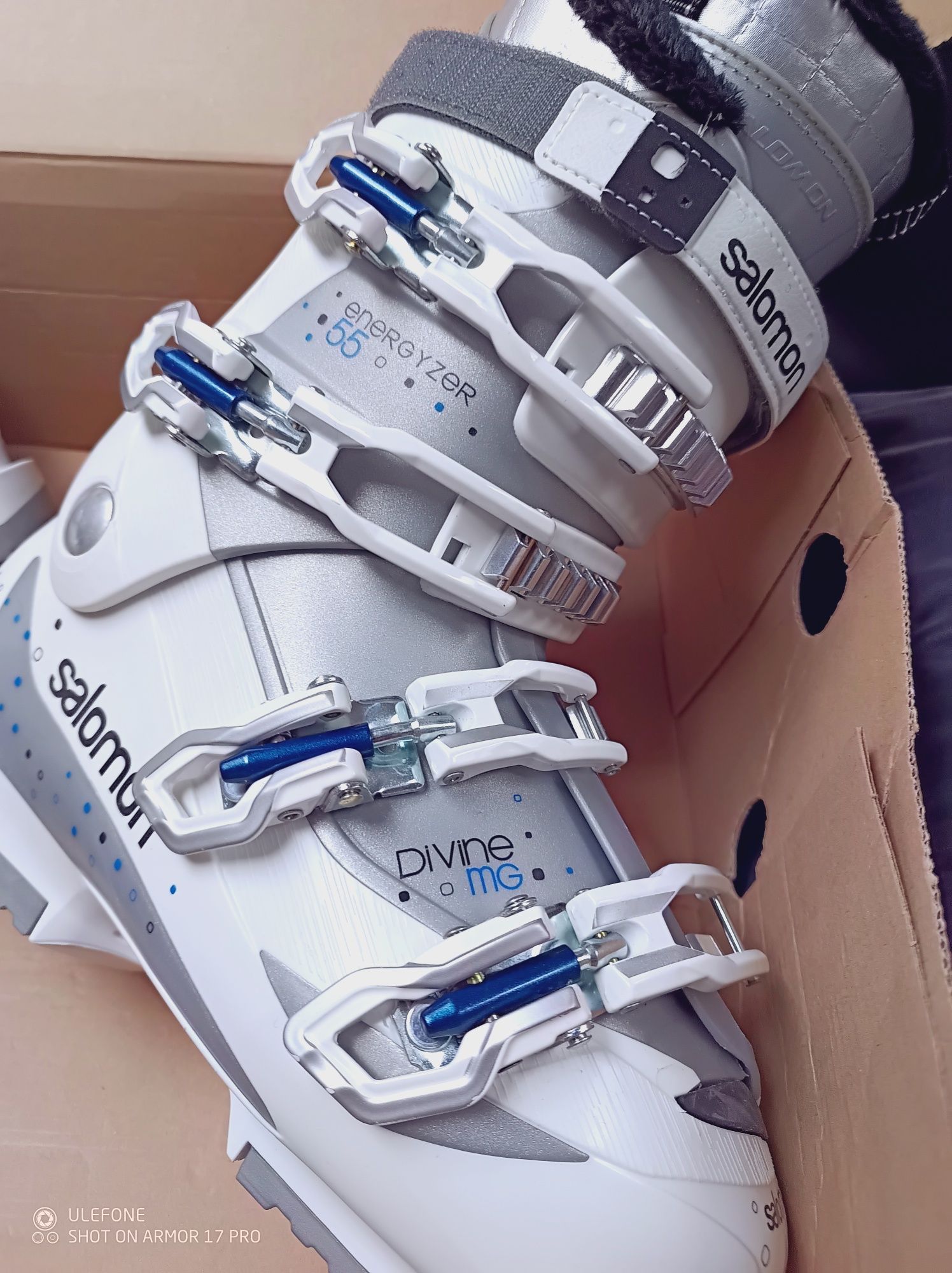 Salomon hot sale divine mg