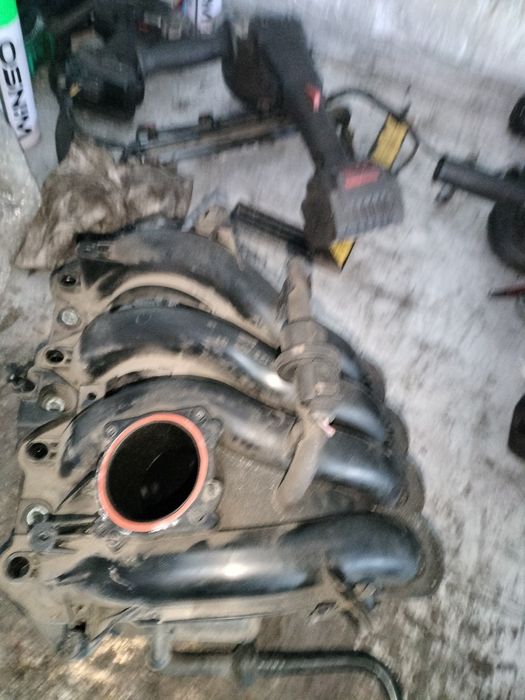 Впускний колектор 036129709GT Volkswagen Skoda Seat