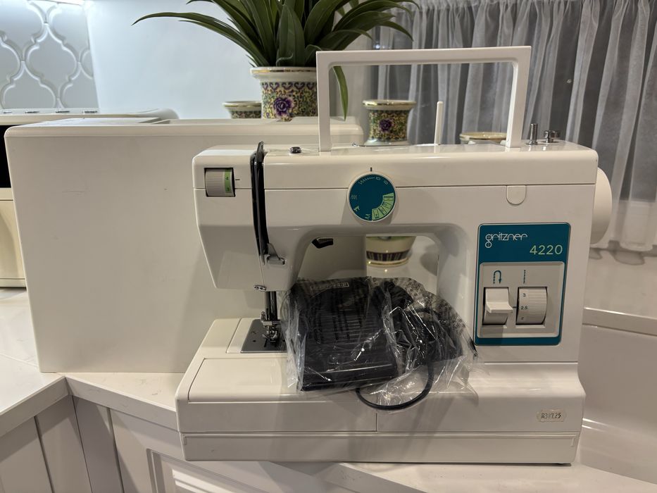 Jak nowa! Profesjonalna walizkowa maszyna do szycia