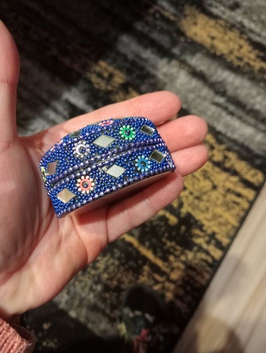 Pudełko kuferek puzderko z koralików