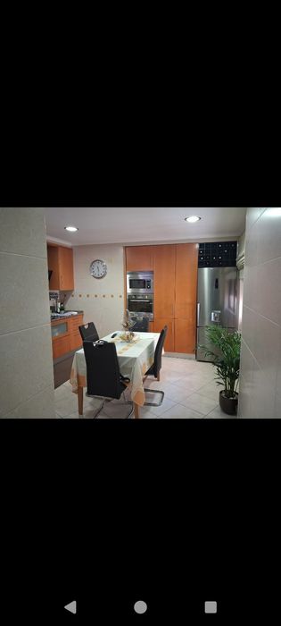 Quarto arrendar muito espaçoso