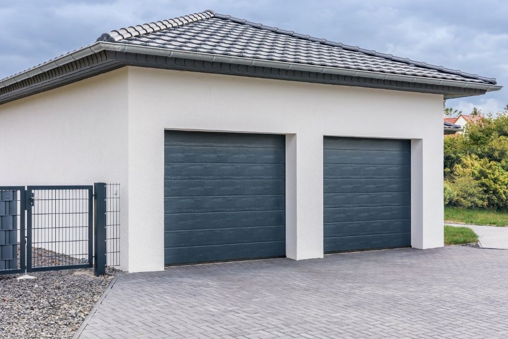 Producent Brama garażowa segmentowa Bramy garażowe przemysłowe3,03*2
