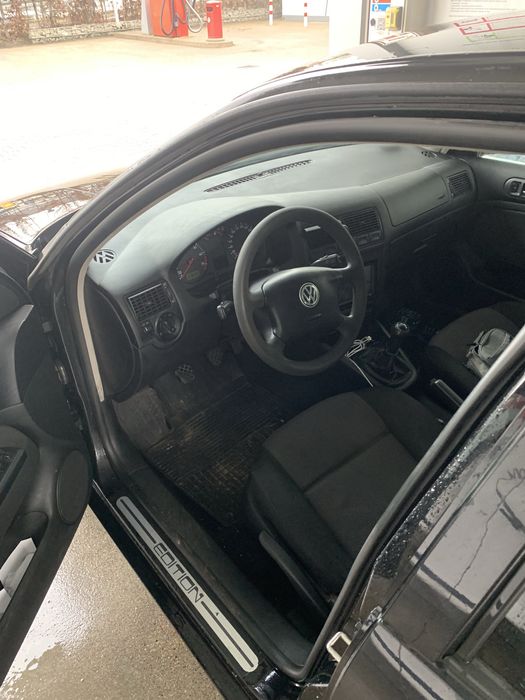 Volkswagen Golf 4 1.6 benz 2000