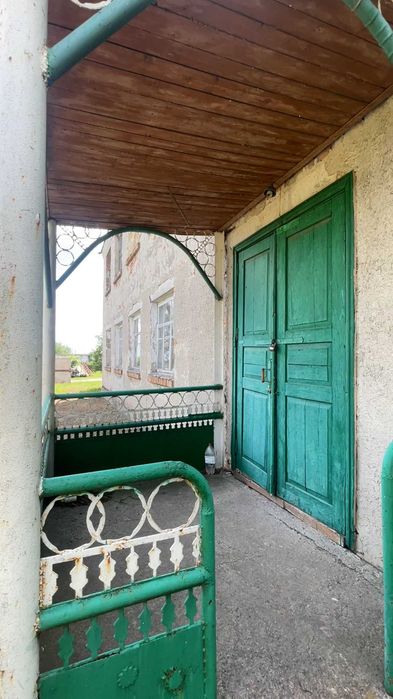 Продаж ділянки з приміщеннями