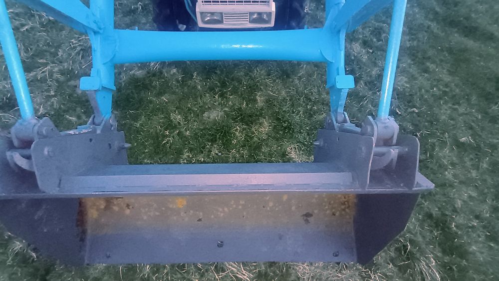 Traktorek Mitsubishi 25km 4x4 z TUR-em (nie Kubota, iseki, yanmar,  inne)