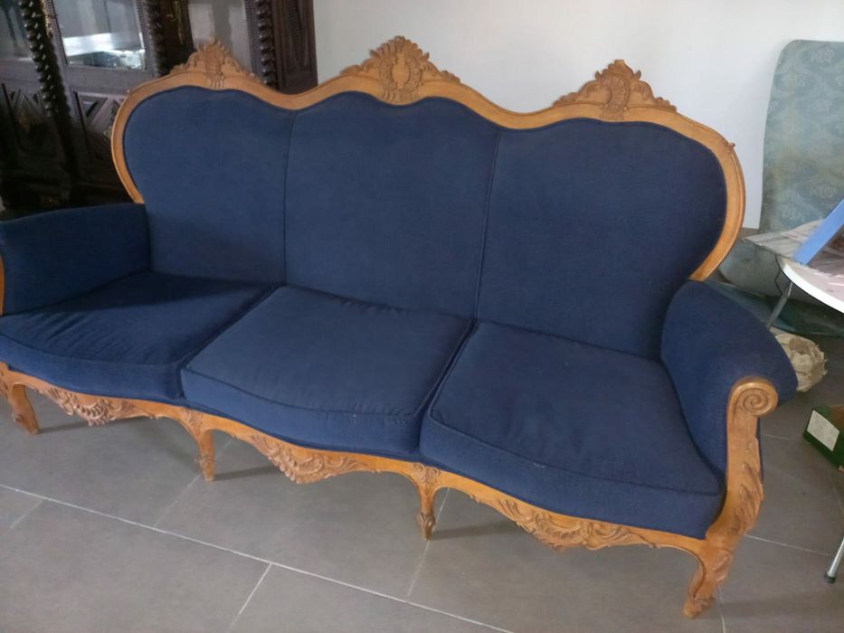 Sofá antigo em madeira