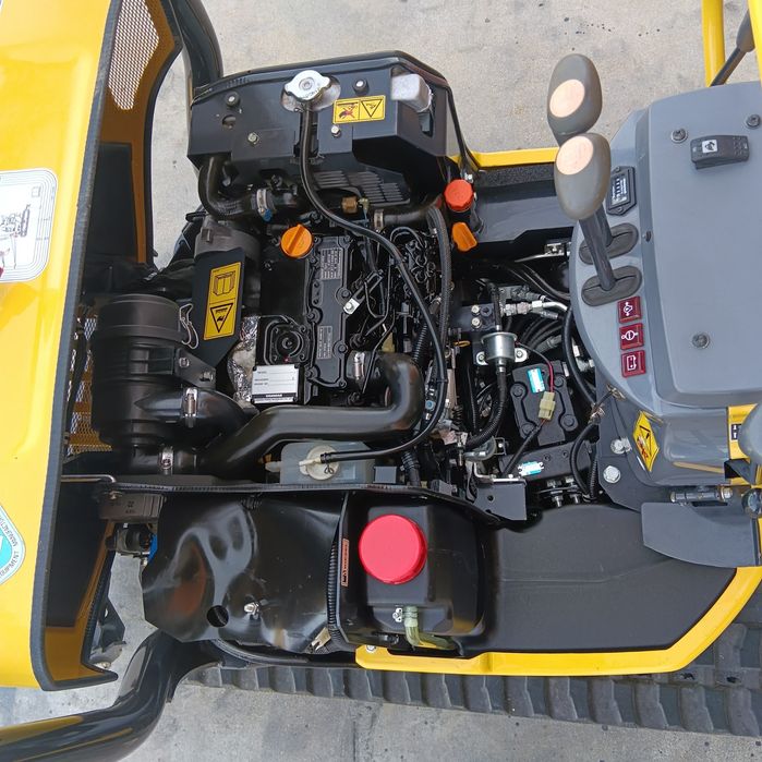 Mini escavadora giratória Yanmar ( 700h)