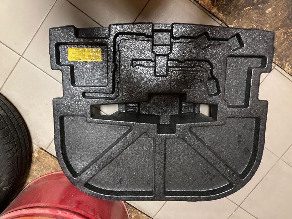 Вкладиш, пена для лексус ЕS 300h 2014- 2018 р