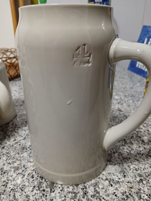 Caneca temática da Super Bock

- Design