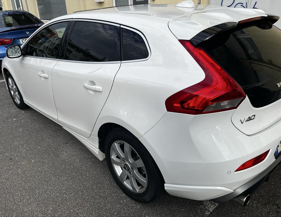 Volvo V40 2.0 D2 R-Desing 120cv — photo 5