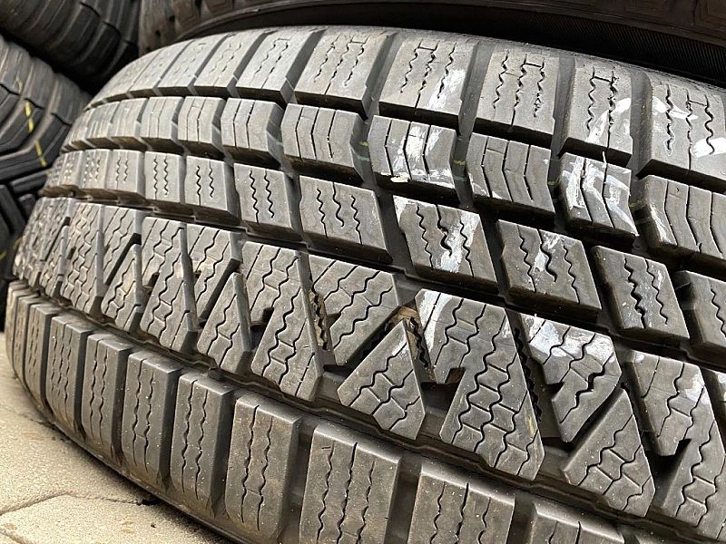 215/65r17 Kumho WinterCraft WS71_7,2mm_2szt_(463)