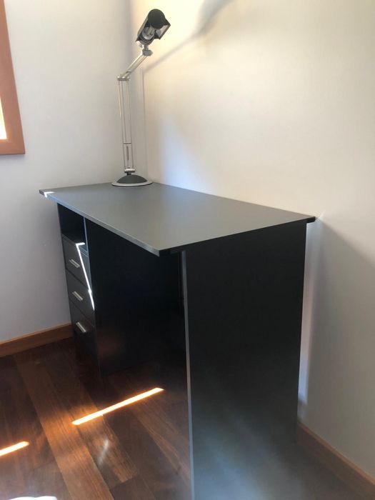 Secretária quarto/escritório