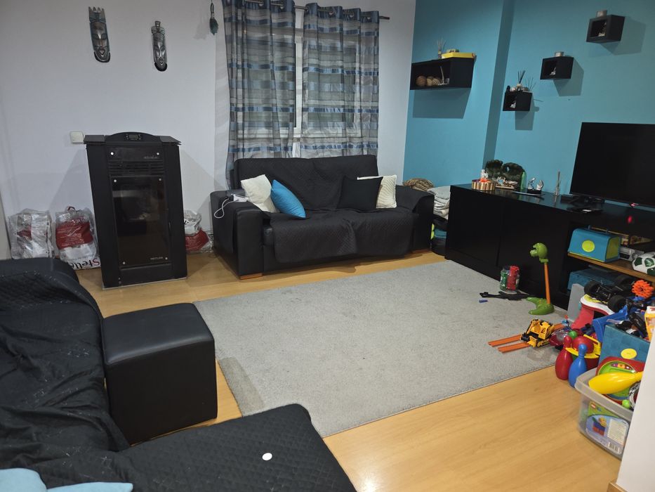 Alugo t3 c garagem