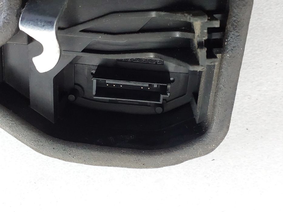 Fechadura / fecho porta trás direito BMW X6 (E71, E72)