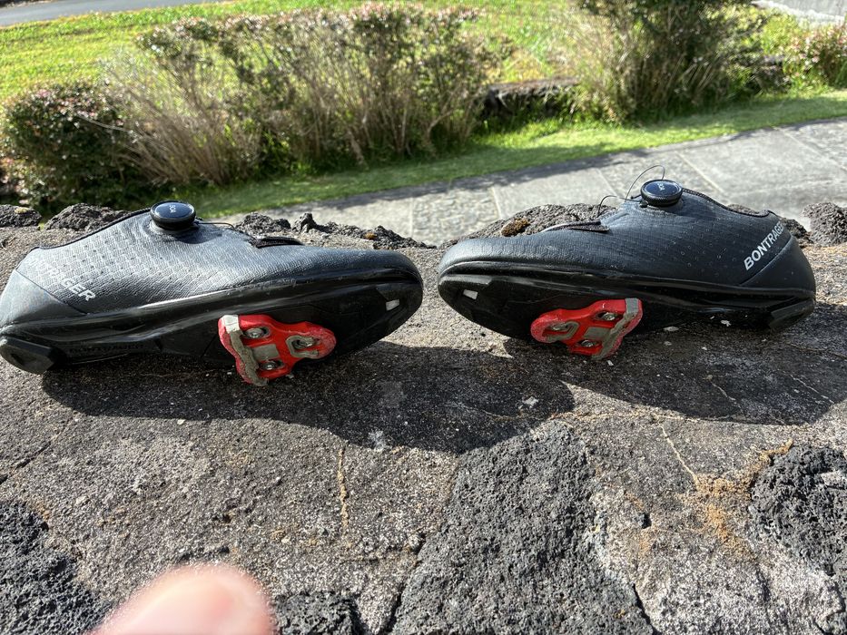 Sapatos Bontrager com sistema da Boa