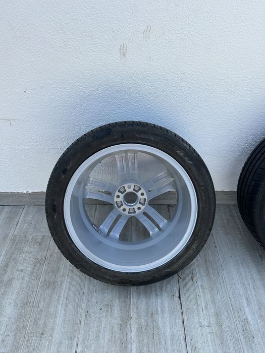 Jantes MAM de Liga Leve 18” com pneus 245/40 + 2 Pneus Michelin e-Primacy 225/40