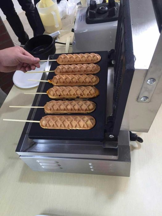 Hotdogi na patyku hotdog waffle maker gofrownica deser gastronomia PRO