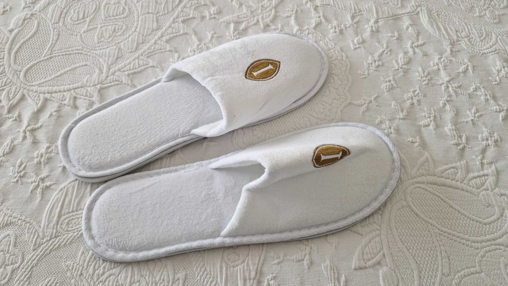 Chinelos de Hotel - Intercontinental - brancos, tamanho único, novos