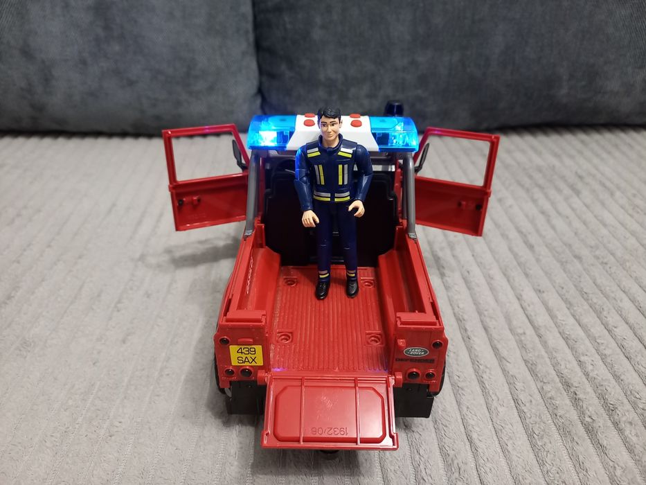 Рятувальна пожежна машинка Bruder з фігуркою