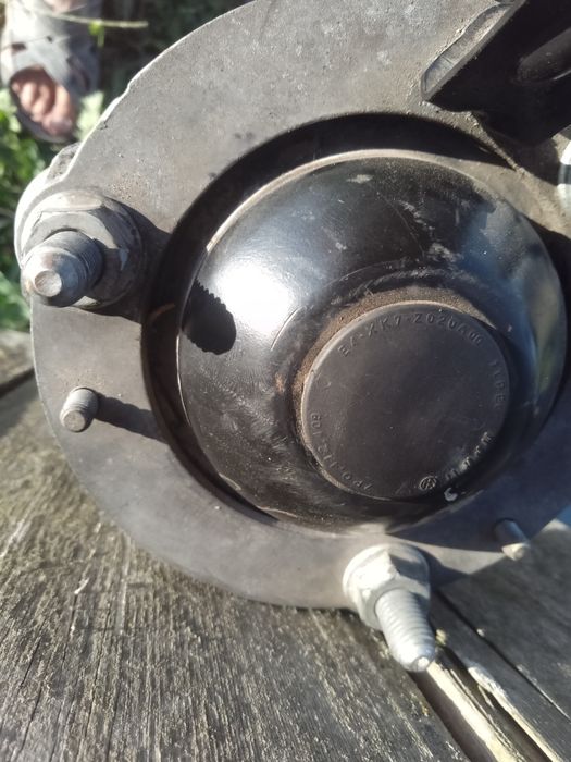 Стійки амортизаторів Фольксваген Туарег