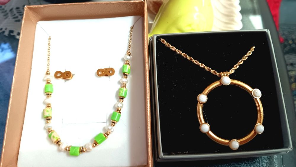 Brincos  pulseiras   aneis Mk  aço