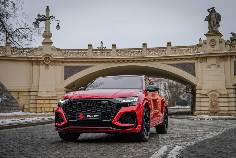 AUDI RSQ8 600KM HAK Wynajem Wypożyczalnia Samochodów Lotnisko Hotel