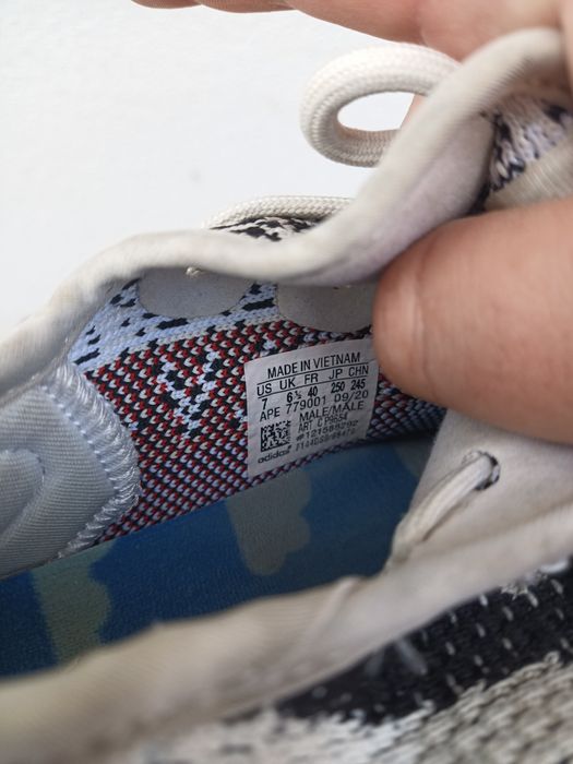 Yeezy Boost 350 V2 Zebra