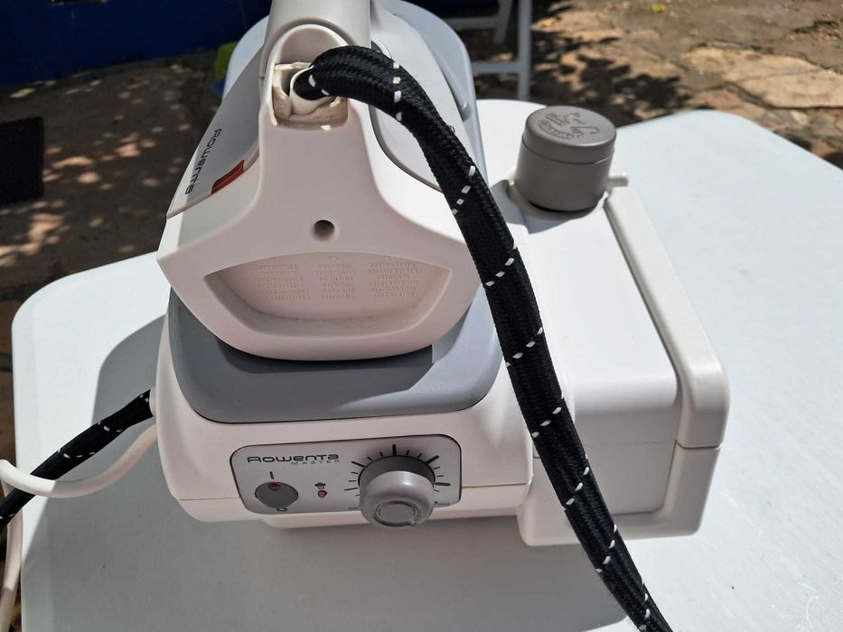 Ferro de engomar com caldeira Rowenta DG5040