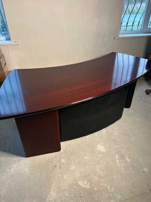 Меблі офісні, столи з шафами, директора стіл та стільці