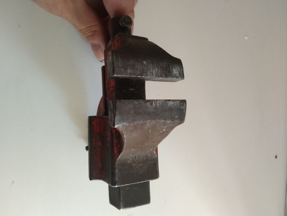 Тіски маленькі !