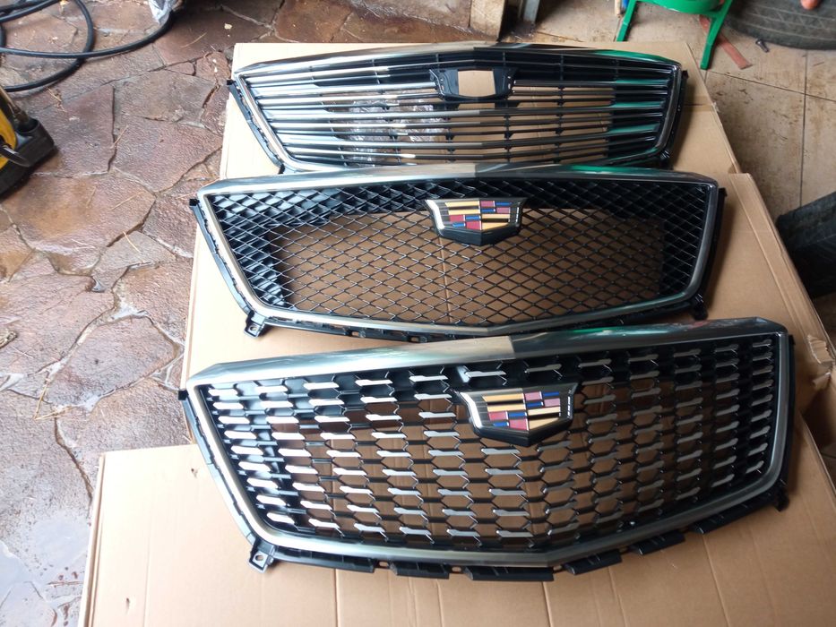 Решетка радиатора 16-19  19-23 CADILLAC XT5 4 6