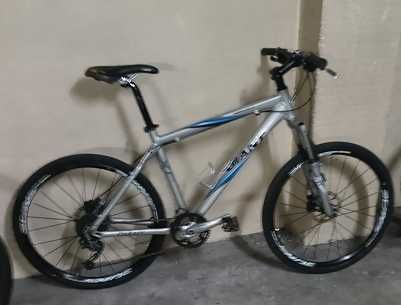 Vendo bicicleta Giant bom estado