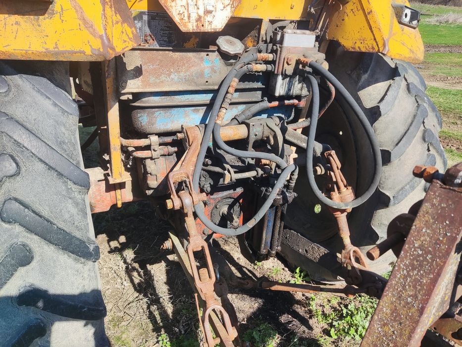 Продам ,трактор ,плуг