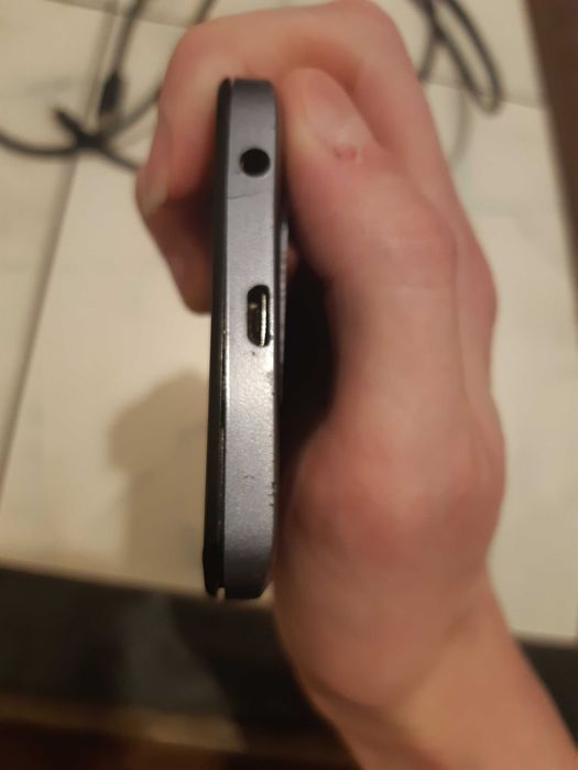 Telefon lenovo k5 +kabel ładowania