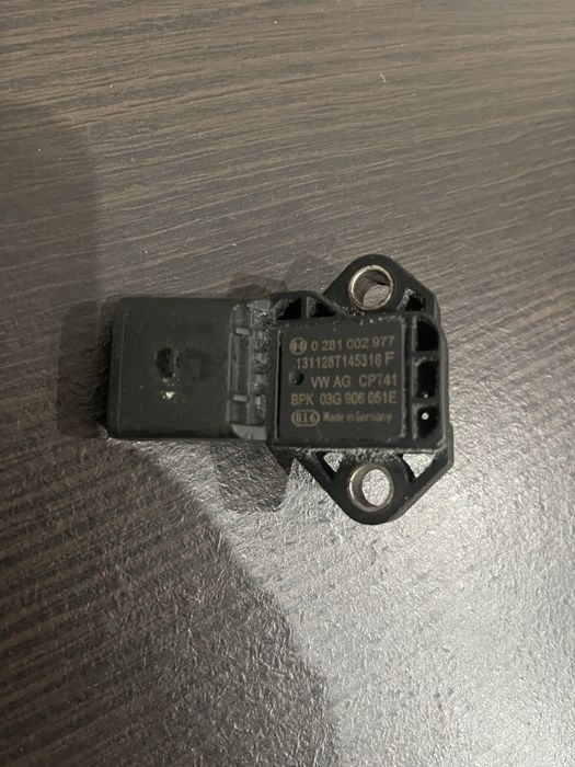 Датчик давления воздуха skoda vw audi 03G906051E