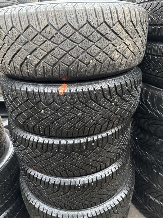 235/60/18 Continental