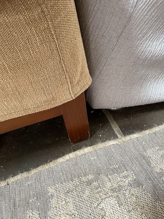 Sofa bege tres lugares