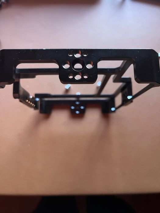 Feelworld Lut 7 4k Ultrabright 1600 nits + Cage Camvate