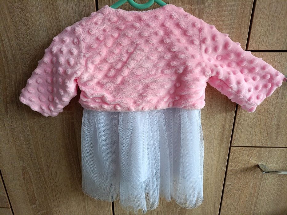 Piękna sukieneczka do chrztu w rozmiarze 68