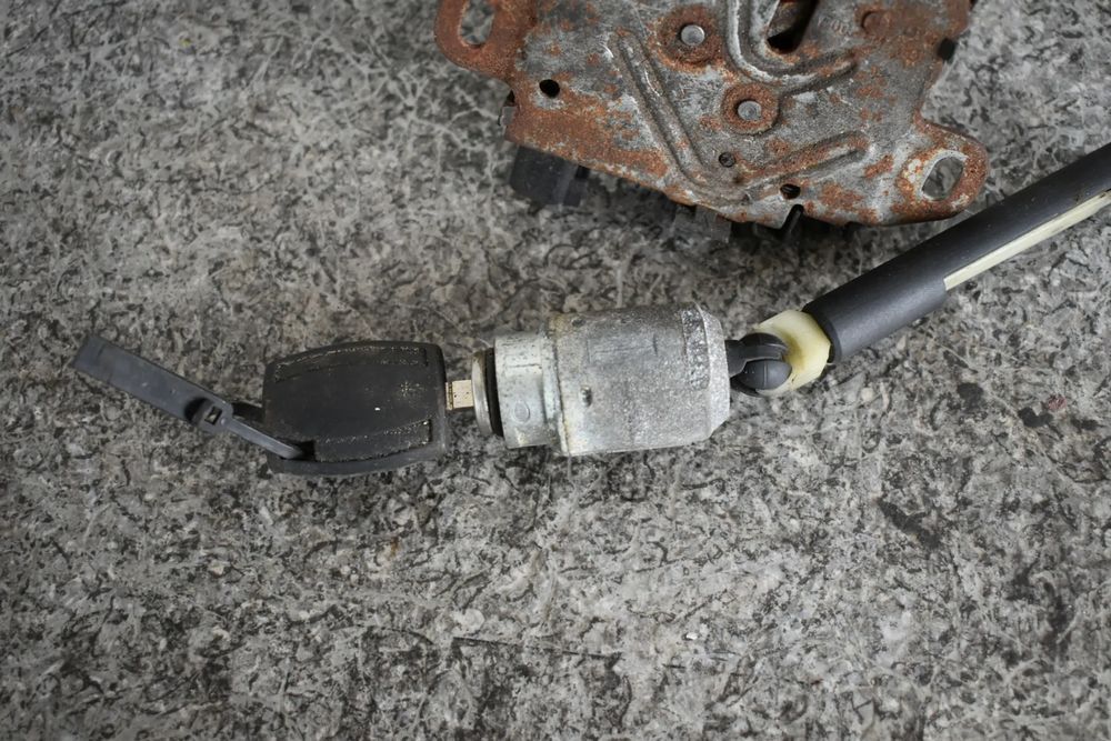 mechanizm zamek maski ford focus mk2