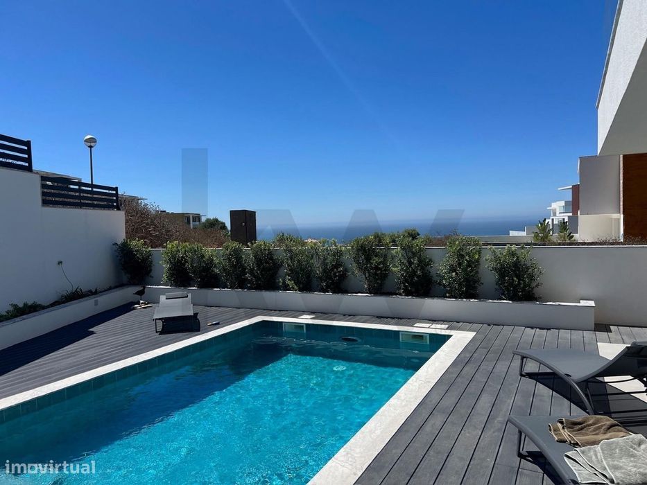 Moradia de luxo T4 na Ericeira com vista mar