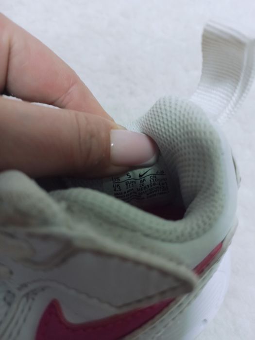 Оригінал NIKE кросівки для дівчинки, 20 розмір, устілка 13.5 см