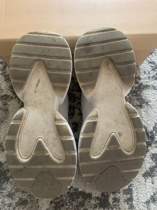 Кросівки Estro