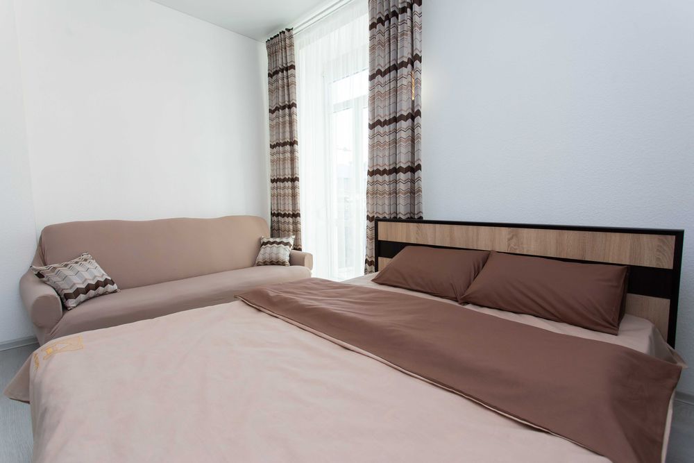 Центр. Хмельницького 6а. 2 кімнати. Власник. Квартира подобово